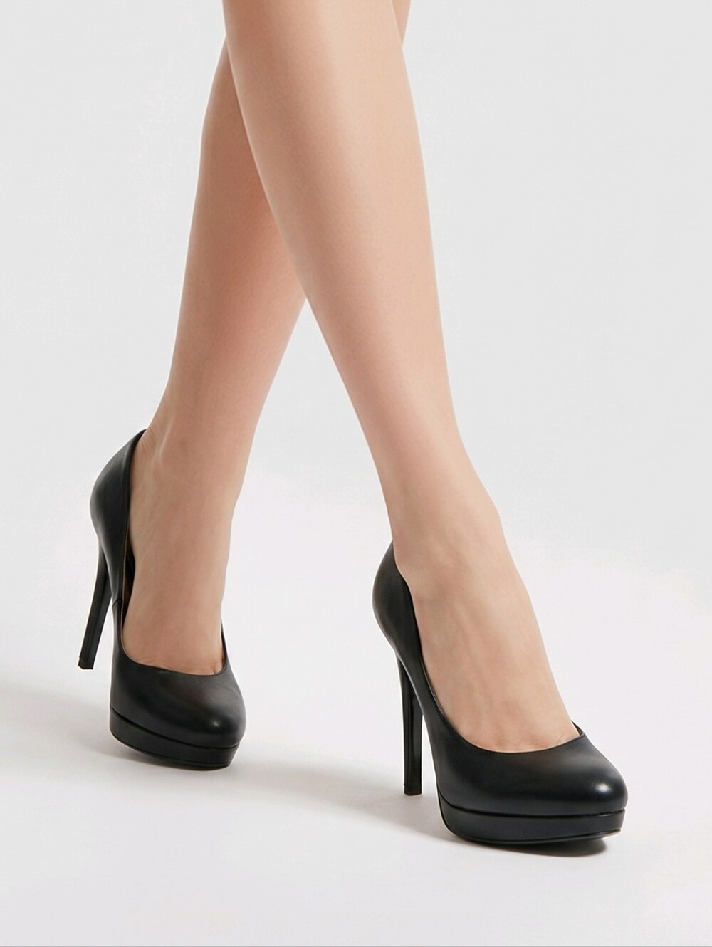 Gianni Bini Black Platform Stiletto Pumps